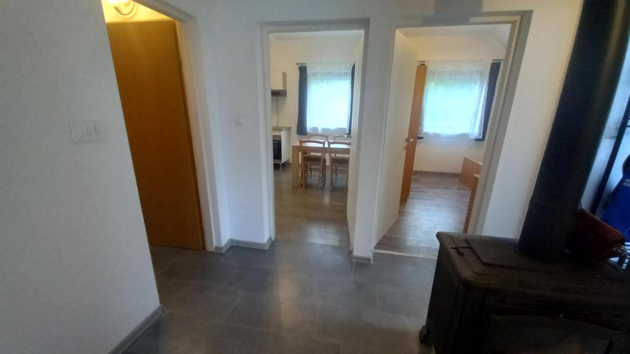 Apartmán Keti Plaški Exteriér fotografie