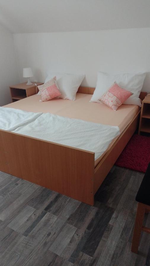 Apartmán Keti Plaški Exteriér fotografie